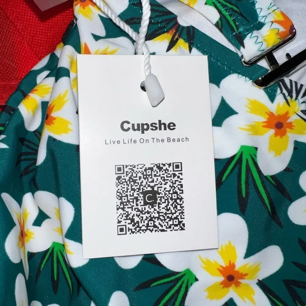Cupshe adorable one piece swimsuit! It’s new and cute as can be!